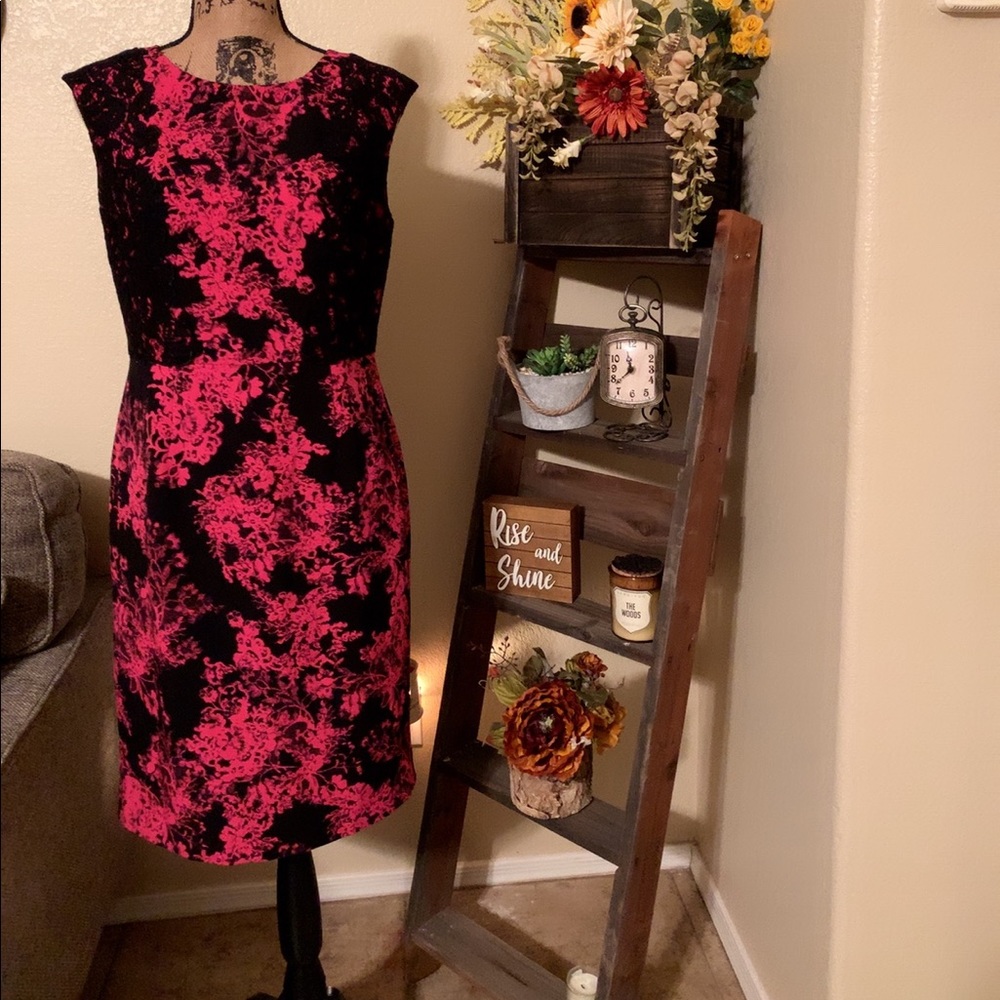 🚫SOLD🚫ADRIANNA PAPELL BEAUTIFUL DRESS 💯♥️ - Picture 1 of 8